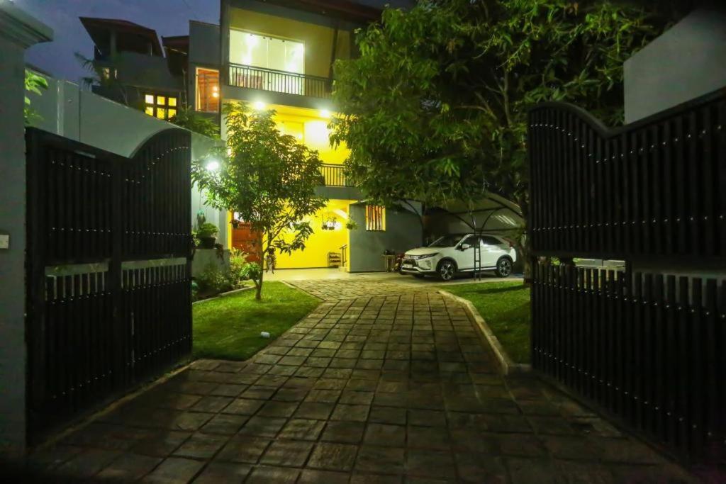 Nirosha Guest House Ґалле Екстер'єр фото