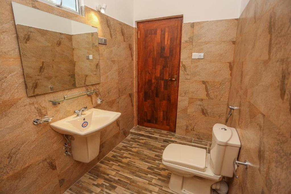 Nirosha Guest House Ґалле Екстер'єр фото