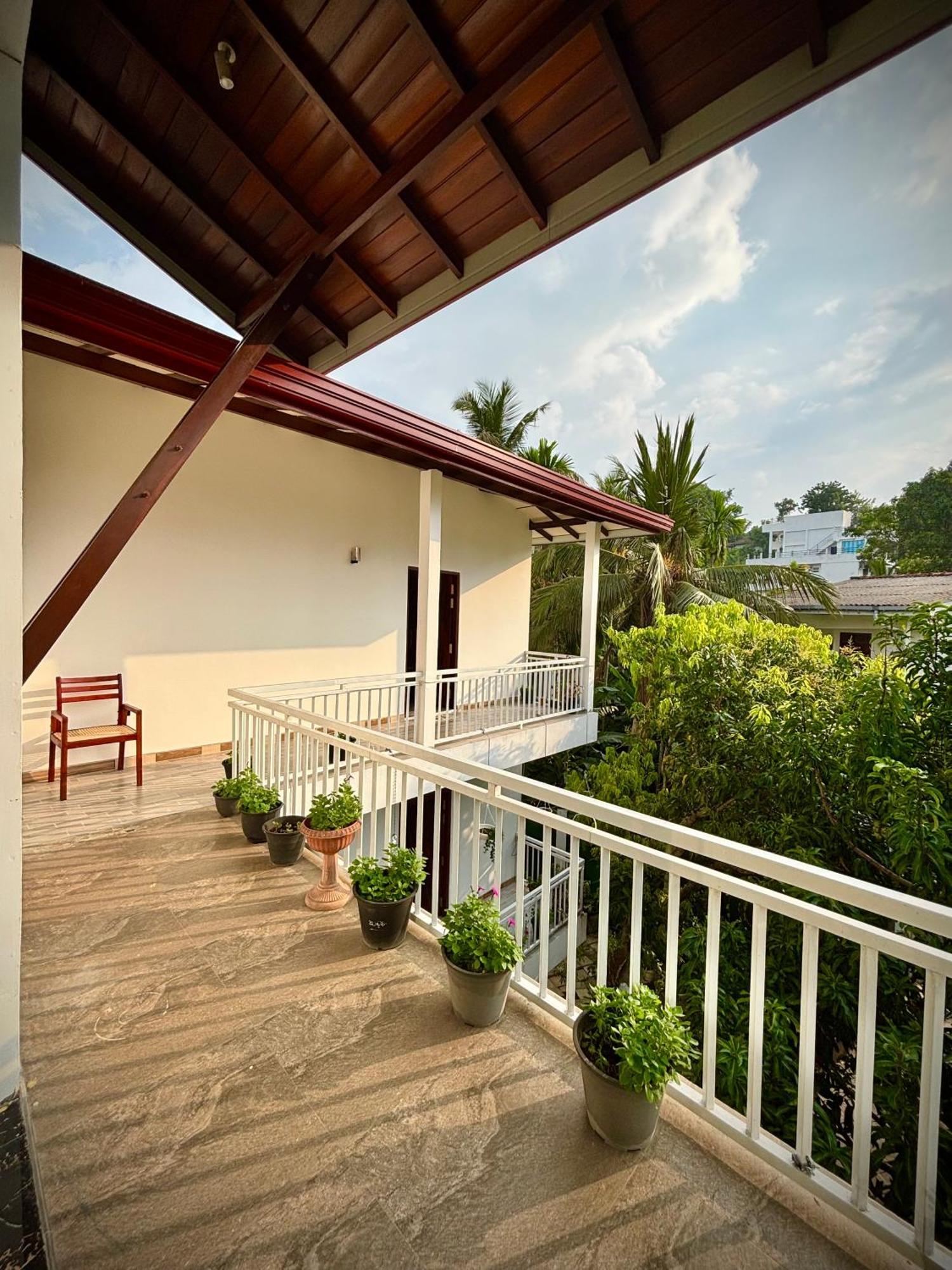 Nirosha Guest House Ґалле Екстер'єр фото