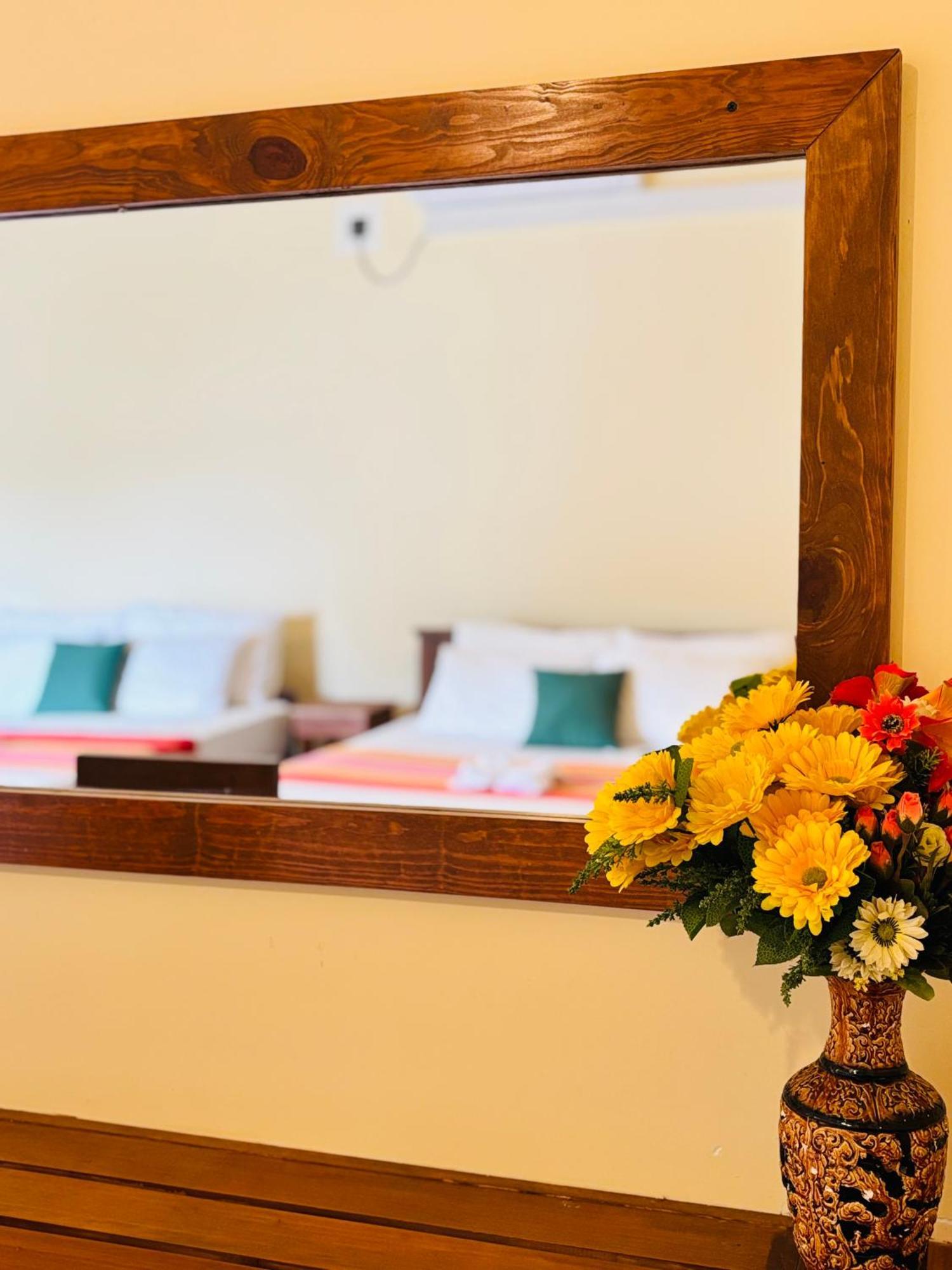 Nirosha Guest House Ґалле Екстер'єр фото