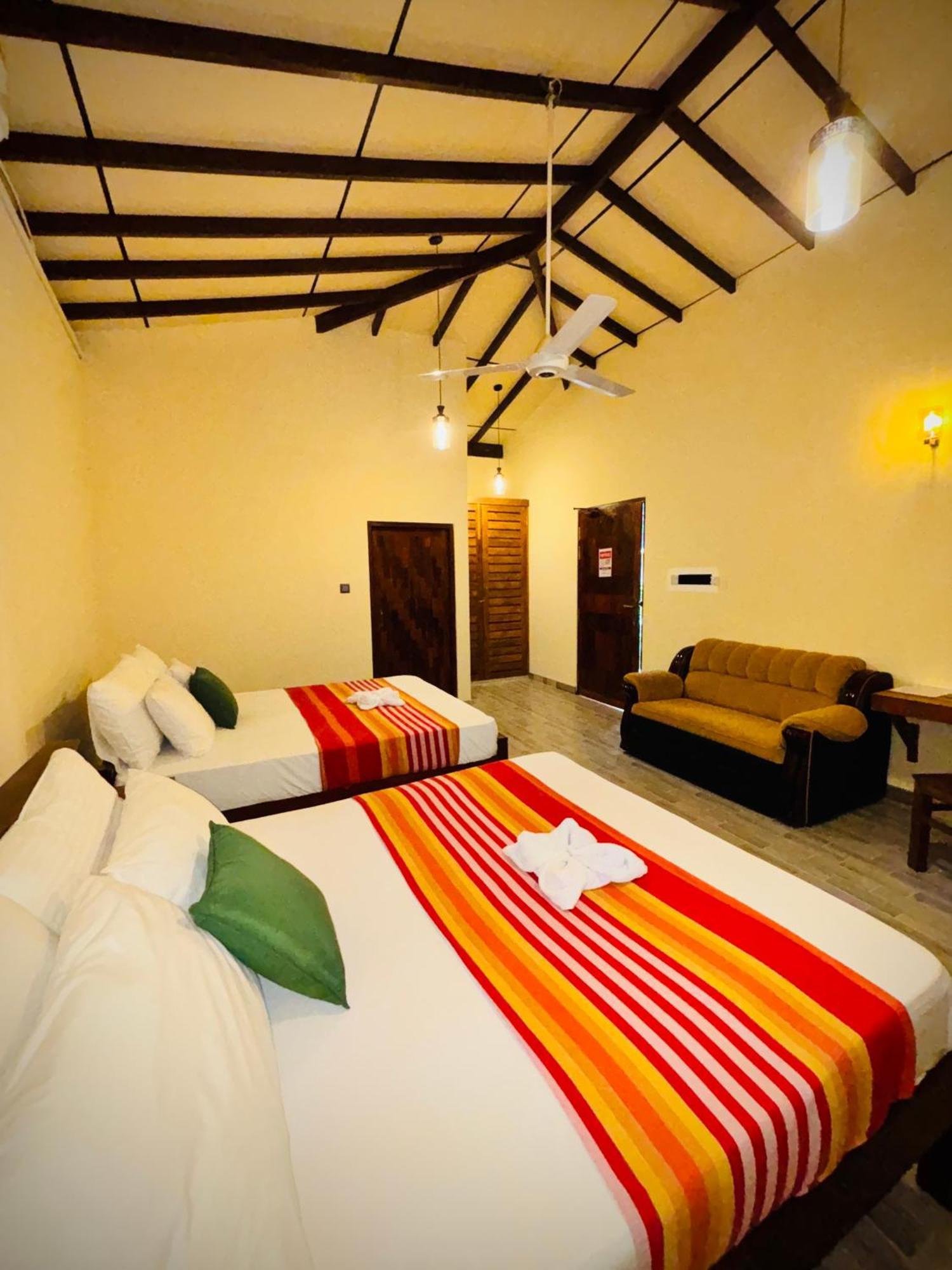 Nirosha Guest House Ґалле Екстер'єр фото